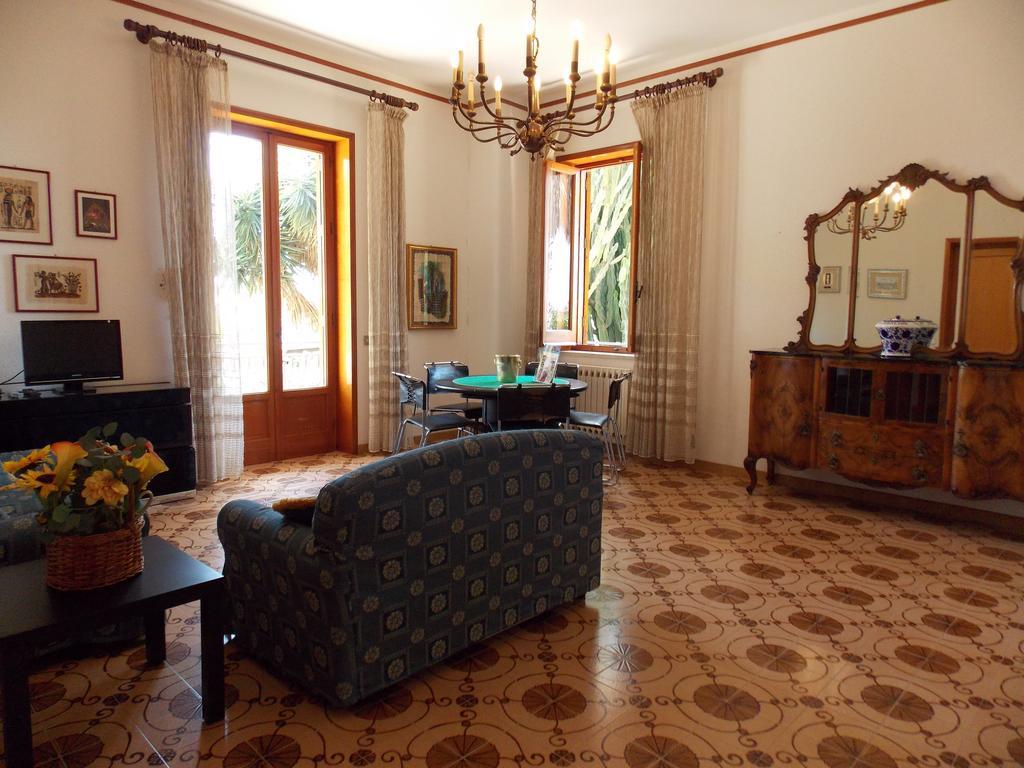 Holiday Home Mediterraneo Марсала Стая снимка